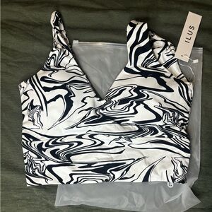 ILUS workout gear. Brand new. Sports bra.